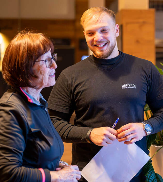 Körperanalyse egym Hub mit Trainer im aktiVital Dessau
